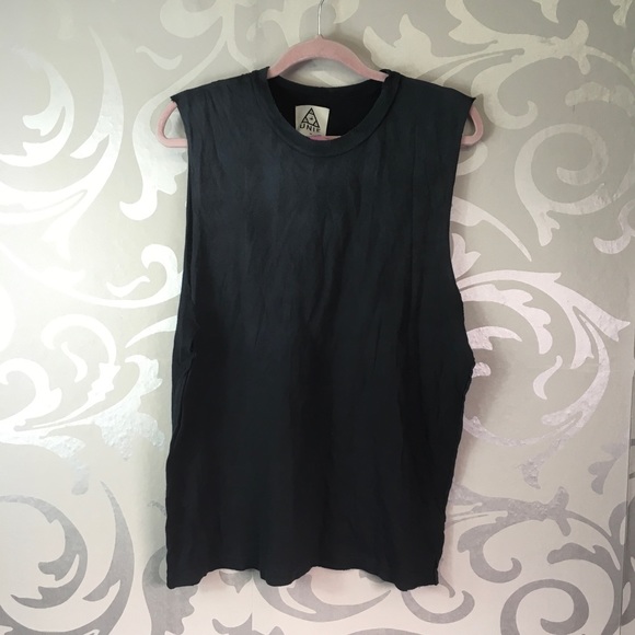 plain black muscle tee
